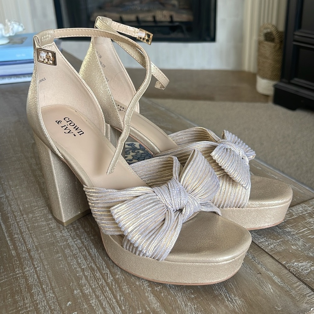 Crown and Ivy Gold Heels